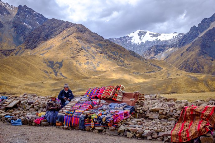 Roadside Vendors - Cordillera de los Andes, Peru