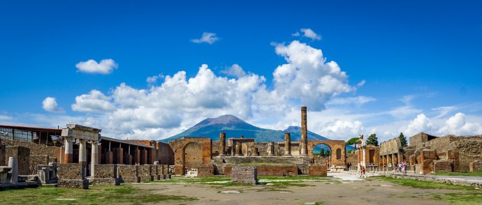 Mount Vesuvius - Pompeii, Italy